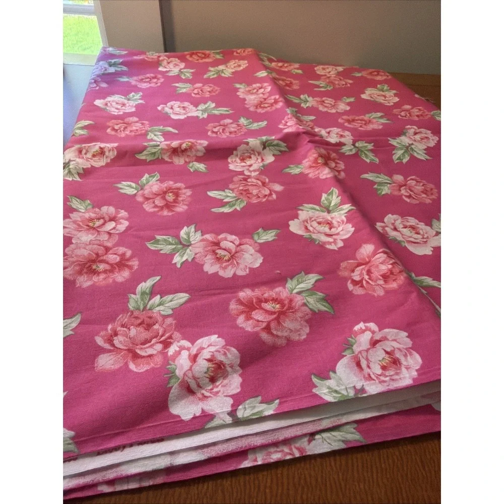Cotton Fabric‎ LIBBY FLORALS pink flower BY Oakhurst Textile 44
